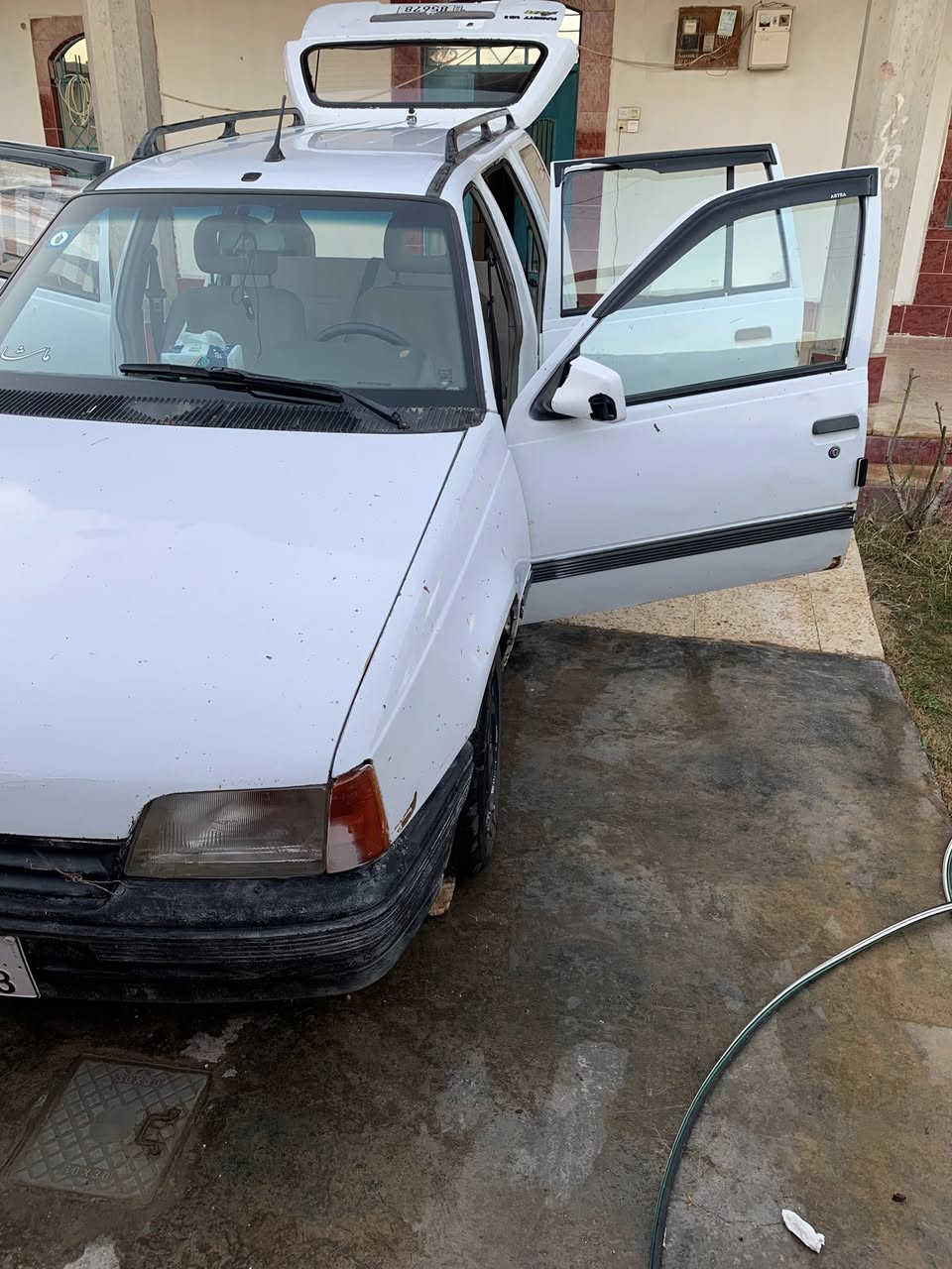 السلام عليكم  للبيع او مراوس حسب القناعه اوبل كاديت موديل 91  محرك 1600  لا تبخير ولا تنقيص رقم انكليزي سنويه لل2030 شواصيها نضيفه اي خياس مابيها تواير جدد باتري جديد شاشه تاب مال كامري كامره خلفيه شغاله اربع سماعات شغاله كاعيتها نضيف سياره بلاديه لا صبغ ولا ضربه 
عارضها  ب26وبيها مجال بسيط مكان السياره القائم قريه سعده  للتواصل ع الخاص او الاتصال ع ***********
