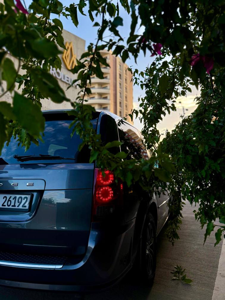 Dodge caravan ٢٠١٦کلین تایتل
دودج كيرفان ٢٠١٦ كلين تايتل
المكينة 3.6L V6
105 ألف مشيت
رقم سليماني
تحويل وغرامة على شرط
السيارة كلين تايتل كانت باسم إبراهيم خليل
ماكو أي بوياخ،   ماكو أي شوخت
الدوام على شرط
3 ركائز كوشن
أبواب وصندوق كهرباء
تحكمات على الدركسون
تحديد سرعة
جنوط كروم 17
4 كفرات جديدة بالأسفل
كير والمكينة على شرط
ماكو أي مشكلة بالسيارة
أرقام صاحب السيارة:
( *********** ) اسیا
( *********** ) کورک السليمانية, العراق
