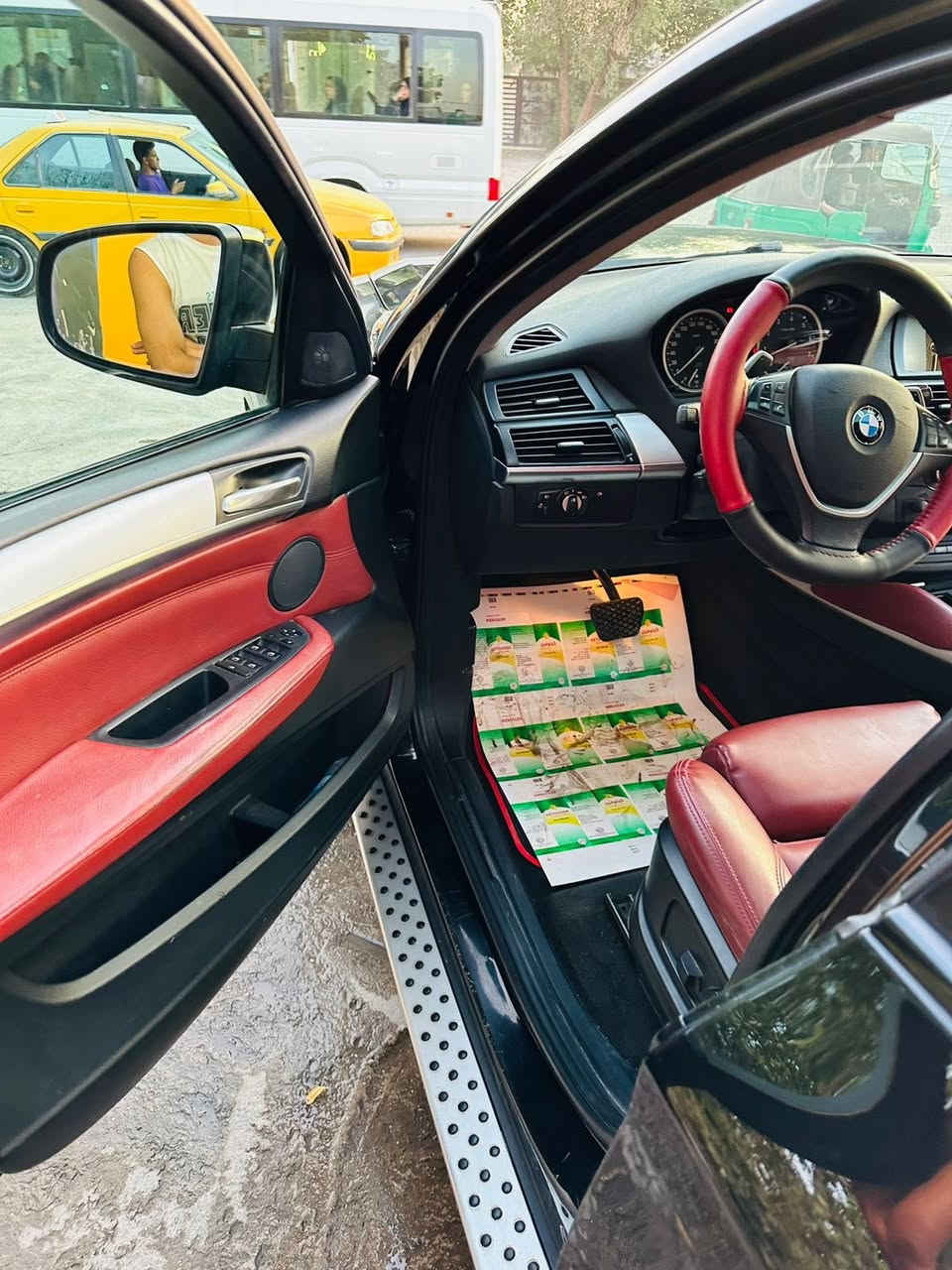 السلام عليكم 
BMW X6 2014 وكاله العروش 6 سلندر
سيارة جداً جديده ومابيهه اي نقص ع وضع الشركه 
المواصفات ... كثيرة جدا راح اذكر بعضها
جلد ... سلايد ... شاشة ... 5 كامرات ... حساسات امامي خلفي وجوانب ...
صندوق كهرباء ... سيدي جنجر 6 اقراص ويل اصلي شركة مميز ... بردات خلفيه بلاد ... شاشة وسطيه شغاله اوتو هولد هاندبريك بصمه ستيرن
كهرباء شفتات ستيرن
كشنات كهرباء داخل احمر
ستيرن كهرباء
والكثير من المواصفات
.. مكان السياره بغداد
جاهزه من كافة التفاصيل اي خلل بالدشبول او تحذير ماكو 

رقم ***********
‭0770 928 0713‬
