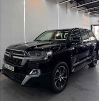 لاندكروز GXR موديل 2021 بريم اصل dvd ب سقف السيارة 5 كامرات داخل قرميد...