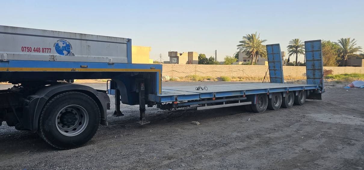 لولدر سلايت 4 محاور 17.5
طول 9 
يفتح سلايت 550
عرض 280
رمبات هيدروليك 
مكان تاجي 
سعر 190
***********
