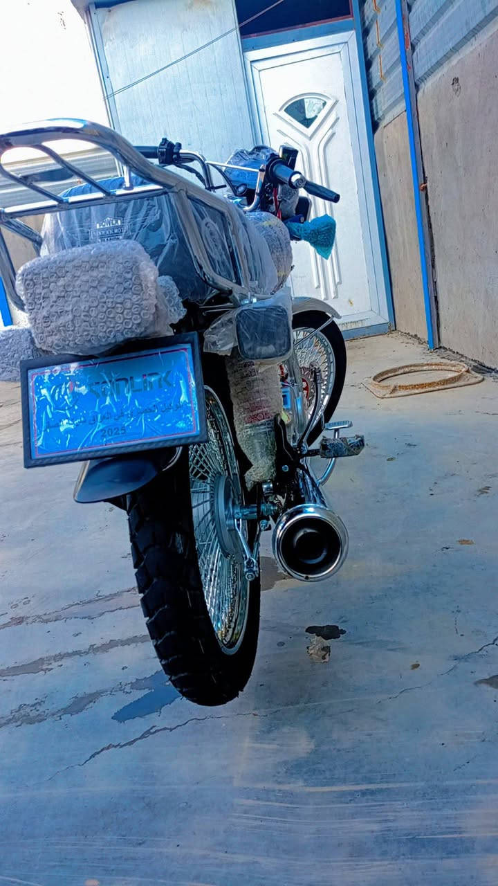 السلام عليكم دراجة للبيع تايكر موديل 2025 بعدهه زيرو ماشيه480كم السعر 800قفل من الاخير هاذة رقمي ***********و الخاص مفتوح
