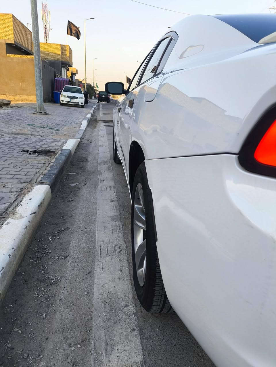 السلام عليكم جارجر  مديل 2016 وارد كندي بيه بيبان 2 مبدلات بلاد
مكينه 3600 وتبريد ومكينه كفاله 
تخم تاير وحداده  100 فول 
بسمي تحويل ثاني يوم رقم نكليزي بس عله الستلام  سنويه جديده هزه جديده 
سعر 170 بيه مجال
رقم ***********
