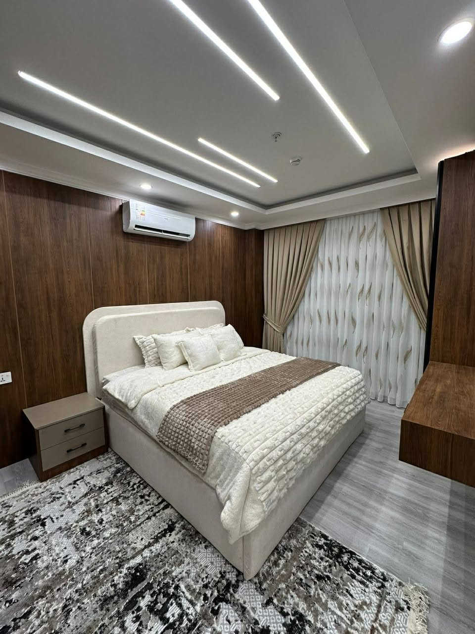 للبيع او للايجار
-شقة مؤثثvip
استثماريه 
-زيرو

في أربيل
مجمع واو تاورز 

 مساحة 90

يتكون من
- غرف نوم 
-صالة 
- صحيات 
- مطبخ
- طابق  13
- واجهة خارجي 
- 
- ⁠للأستفسار أكثر يمكنكم التواصل معنا عبر الواتس آب 
- ***********
- ⁠***********
