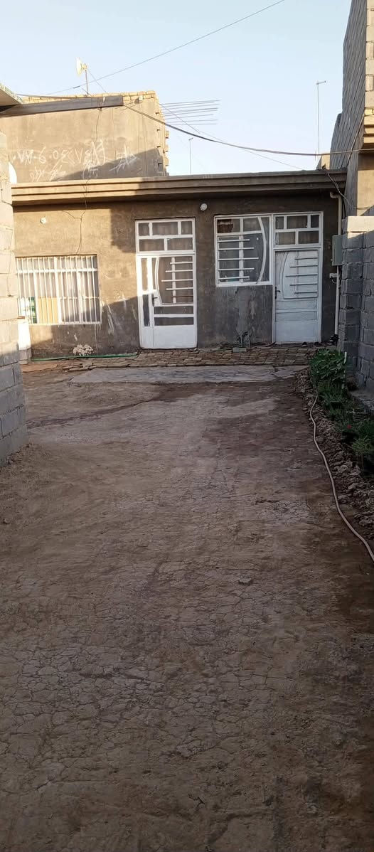 بيت للبيع طابو زراعي سند 25  المساحه الكليه 260  البناء طابوك   وياه محل كامل غرفتين واستقبال ومطبخ أوصالها مزتوج البيت الكاعيه سيراميك

العنوان / المسيب-حي العسكري قرب الاستاذ وليد المحامي بالزراعي  تبليط يمه قريب أمامه فظله 

هذا رقم راعيه ***********. السعر ع الاتصال
