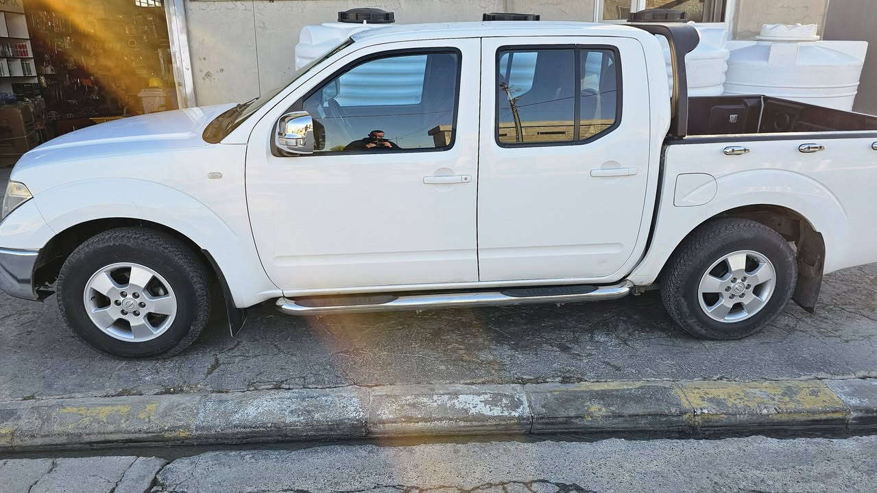 السلام عليكم 
للبيع: نيسان نافارا 
الموديل 2009 
كير عادي 
الممشى : 65 الف فقط السيارة
رقم دهوك تحويل مباشر 
السيارة برغي واحد ممفتوح بيها افحص وين ميعجبك  كير محرك اكسل هيكل صبغ كله بشرط وضع شركة
السعر 135$ وبيها مجال بسيط
***********
