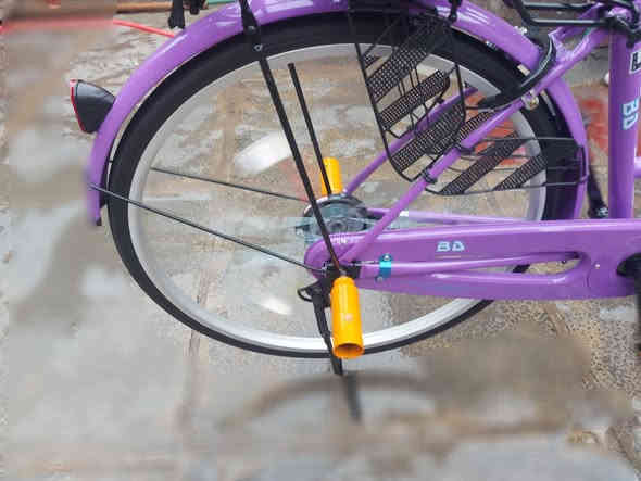 سلام عليكم بايسكل لون بنفسجي جديد رمبة سالة شهر طالع من الرمبة بريكات امامي خلفي كلة مسلفن شركة BDلايت ثلجي السعر 150متواجد فيس الرقم ***********
