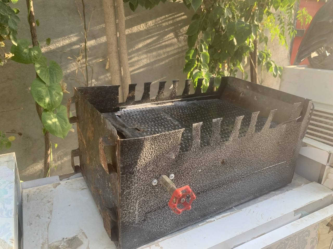 چیت ویست جەرەس بکە گشتێ بێ عەیبە ڕەفەی دووکانیشی تیایە گەورەیە
***********

