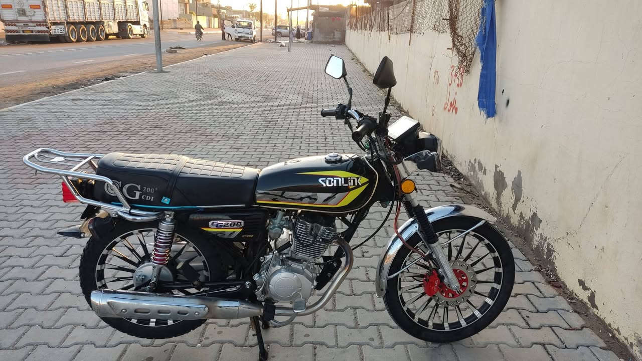 ماطور للبيع موديل 25 أو مرواس سعره 650 بي مجال بسيط شراي يخابر وتدلل ***********
