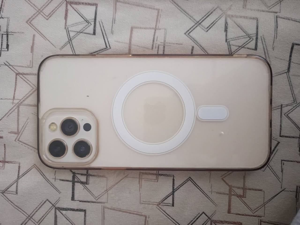 ايفون 12 برو ماكس
مبدل بطارية فقط 
بطارية 100 
شاشة مفطورة 
الفلاش ما يشتغل و دكمة التعلي ماتشتغل هم هاي الملاحظات البي فقط
ادفع سعر عجبني ابيعك والرزق على الله 
للاستفسار Mohamed Al-Hamdani 
او *********** بي واتساب هم
