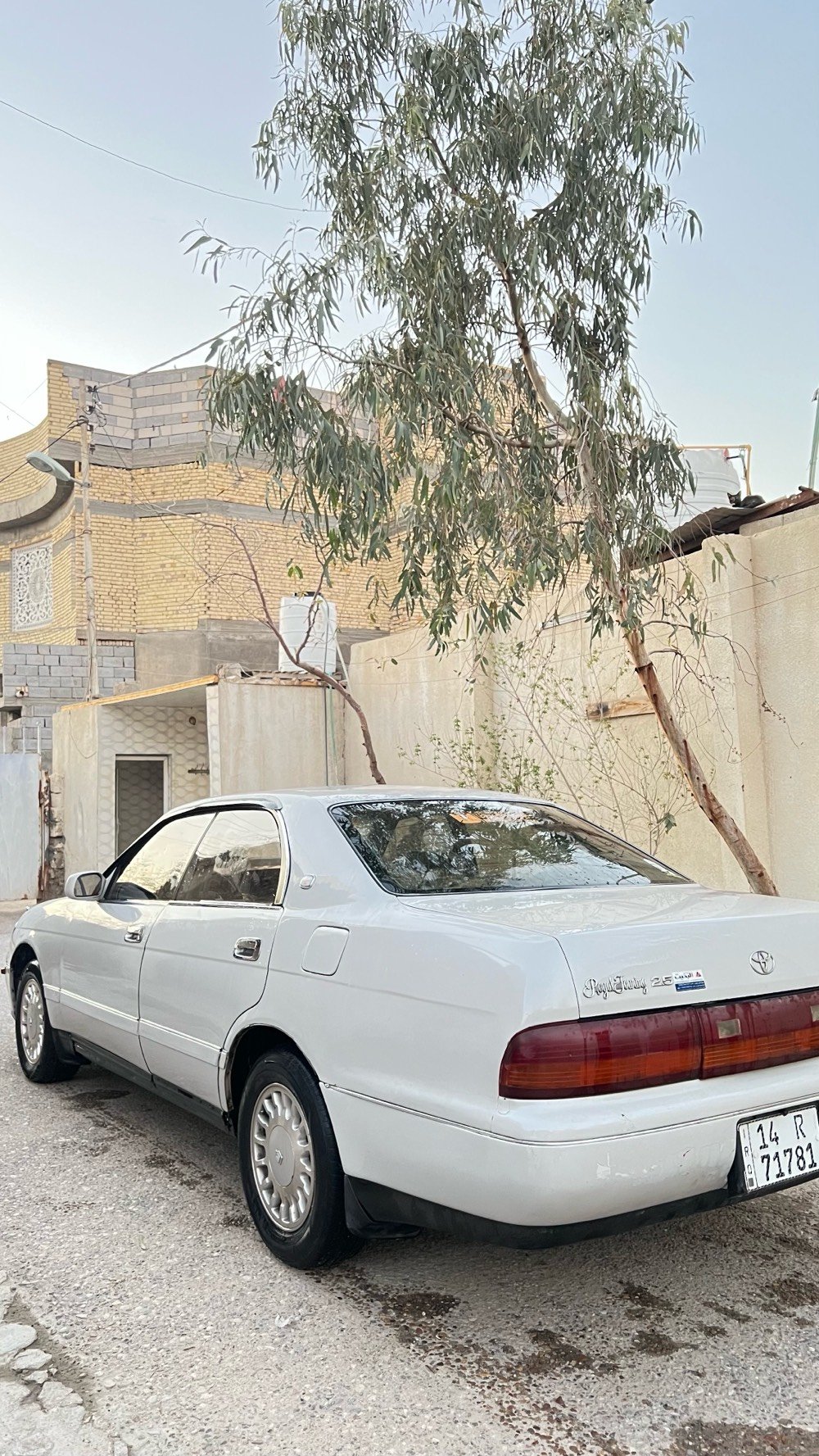 سلام عليكم بطة متصل البيع 
رقم الجديد سنوينه 2027 
مصبوغة جماليه تبريد كهربائيات كلها شغاله
مكفوله كص ونقل جثة مكاني البصره كرمة علي 
السعر54 بيها مجال حك الجيه 
***********