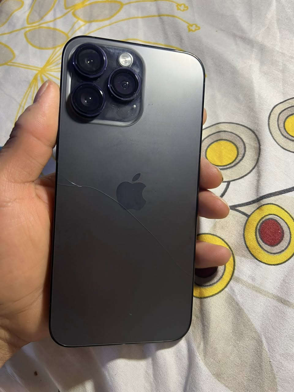 سلام عليكم.
ايفون. 14برو ماكس بلادي وتر بروف وضع الشركه. 

ذاكره. 256. 

بطاريه. 88. 

نموذج. M. 

نضافته. 95‎%‎100

ايسم شريحه الاكترونيه. 

الضرر. فقط ضهر مفطور. 

للبيع او مراوس. السعر. 700. الف. 

عنواني فلوجه. 

للأستفسار. ***********
