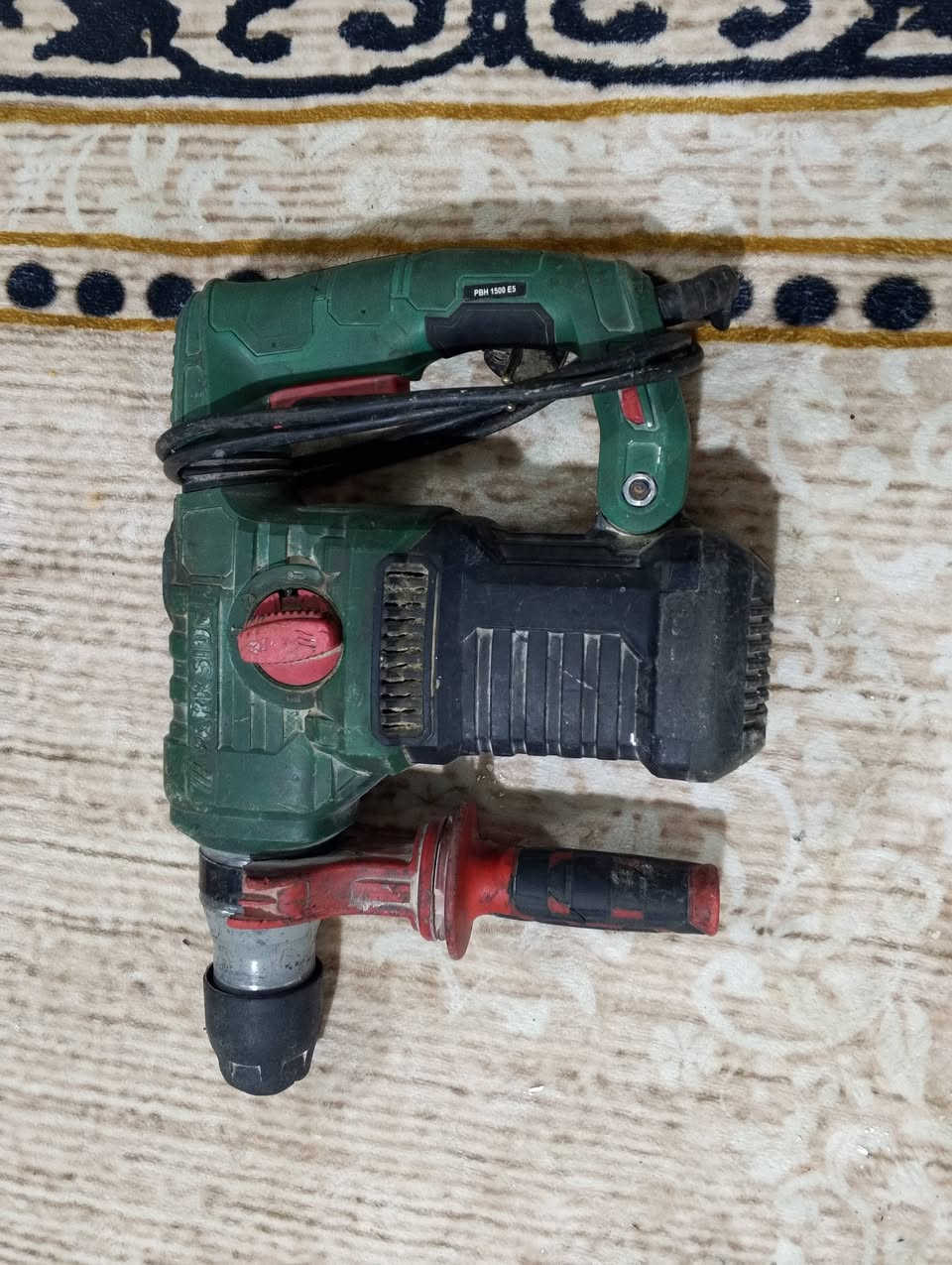 غراض للبيع درين همر كامره
سعار خاص 
***********
