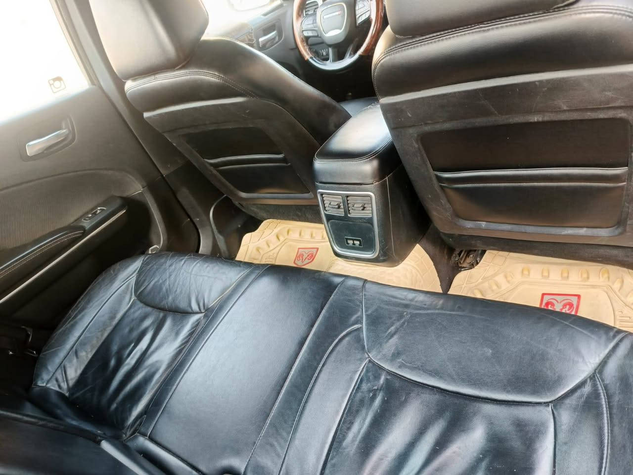 جارجر موديل 2017 معلايه 2018
مواصفاتهة معرفه 
رقم بغداد دولي ابسمنه 
السعر 130 وبيه مجال للشراي
 العنوان الناصريه المركز اتصل واني خادم 
***********
