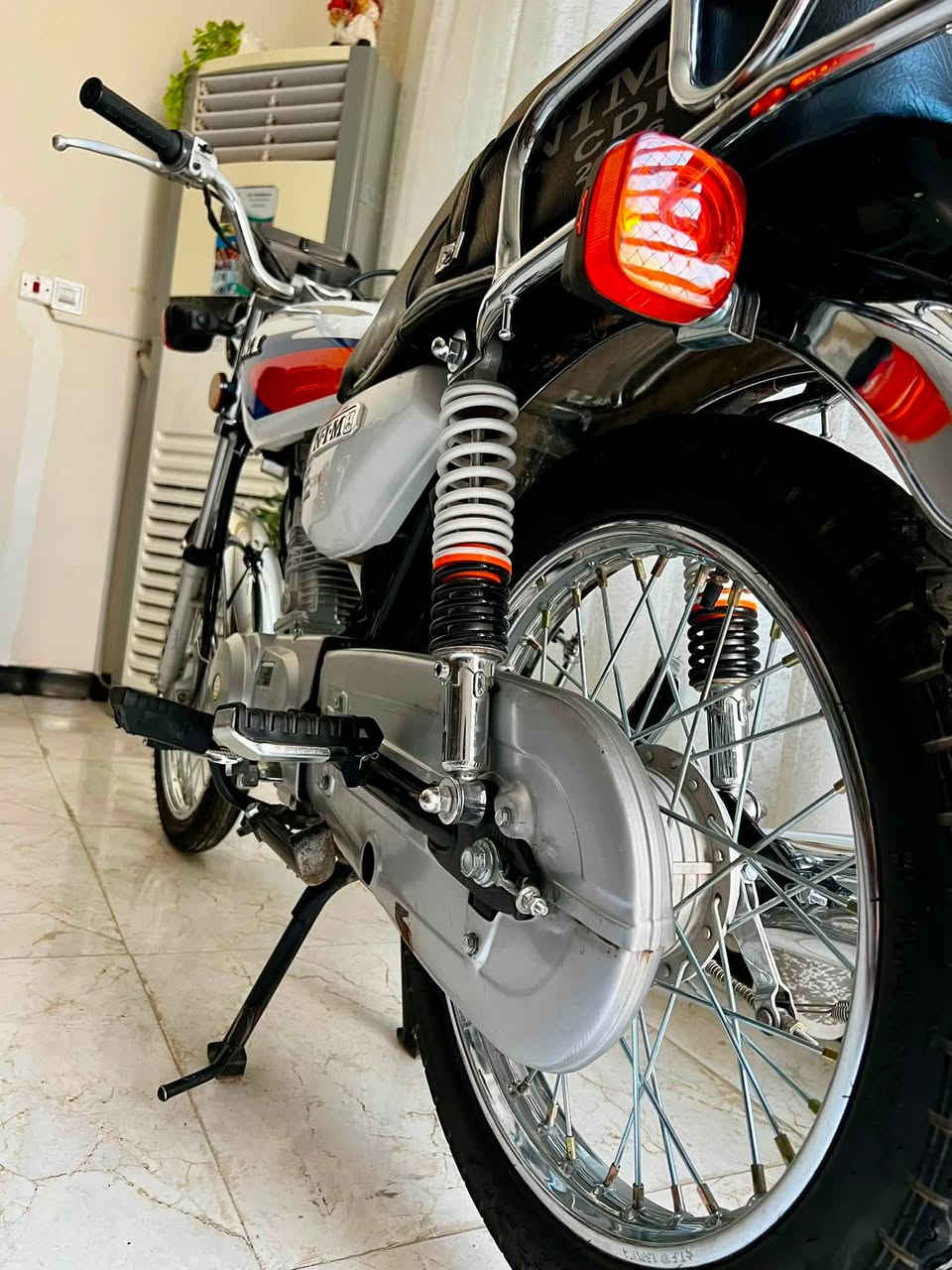 26 سكنر  (3 احرف) بعدهه بجيس 
هـ ***********      📍الكوت
