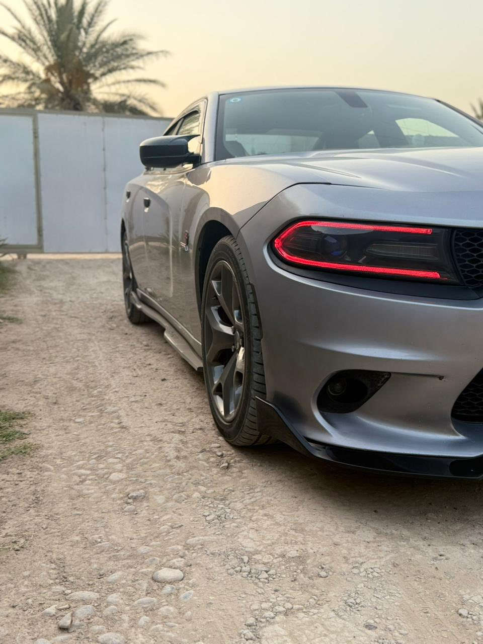 سلام عليكم  دوج شالجر موديل 16كامل مواصفات ما عدة الفتحة للبيع وهاذ رقمي اليحب يتواصل واتساب فقط ***********
