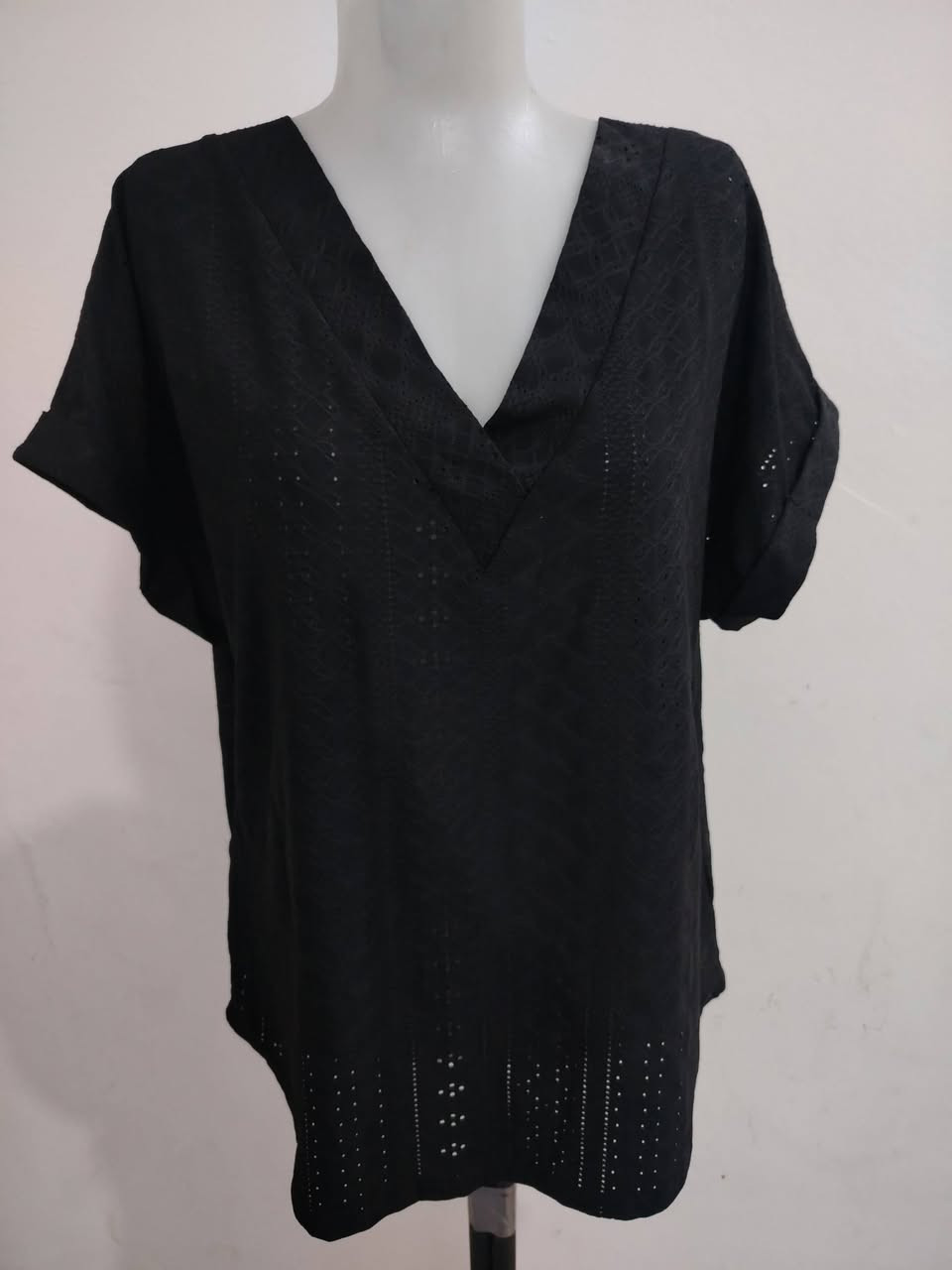 تشيرت +فستان (جديد وليس باله) 
السعر  الف بس تخفيضات داخل المحل   👍 
 العنوان حي البتول 📌 
متوفر توصيل 🚛


**إذا كنت صاحب هذا الإعلان وتريد حذفه لأي سبب، رجاءا أرسل رسالة إلى الدعم الفني**