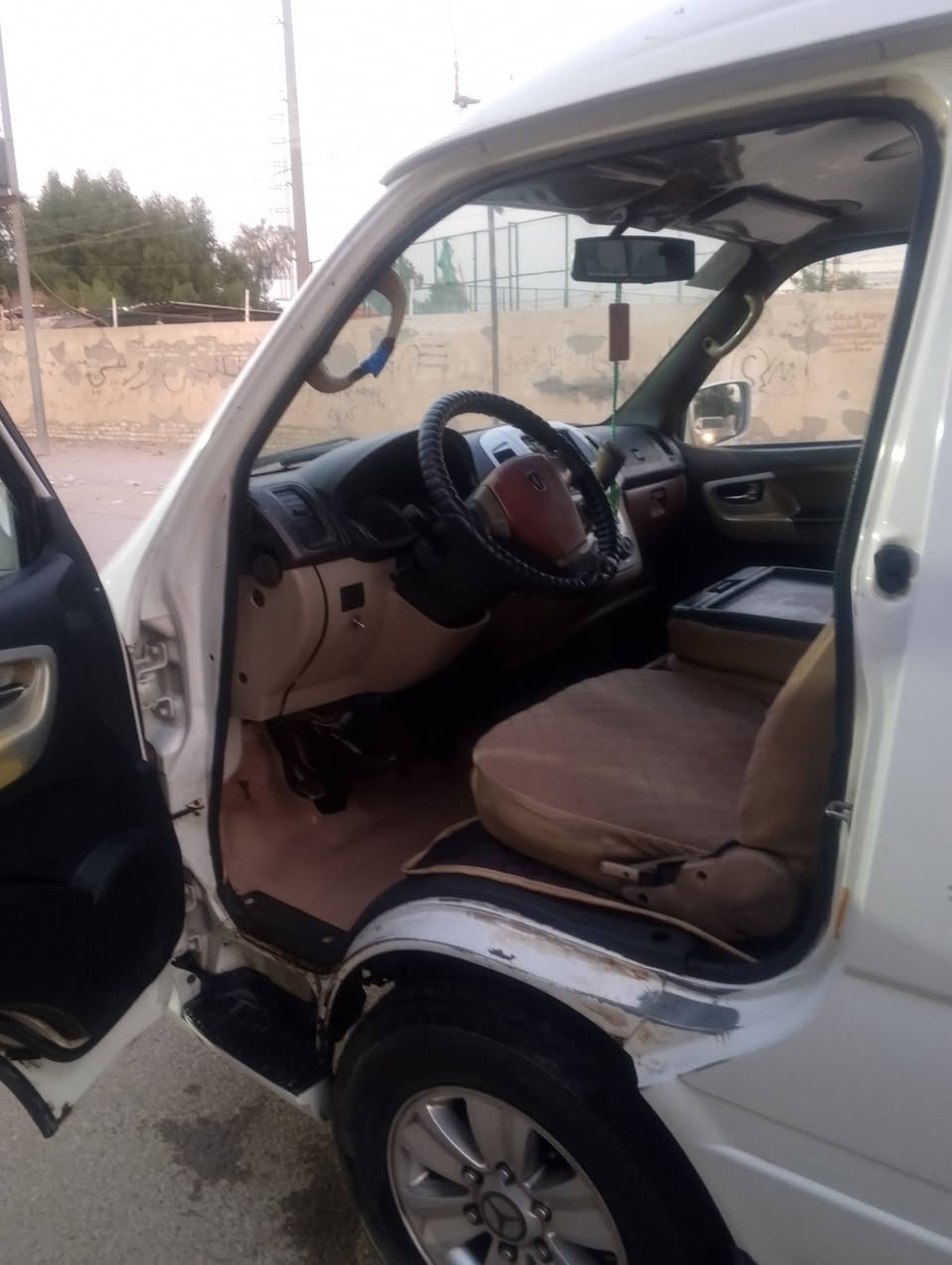 السلام عليكم كيه اج وان مديل 15ستلام بل 20 دوشمه عامه بسياره مكينه وكير وكسل خير من الله سعره 87وبيه مجال مكان بغداد الشعب حي وار سياره بسمي هذه رقمي شراي يتصل ***********
