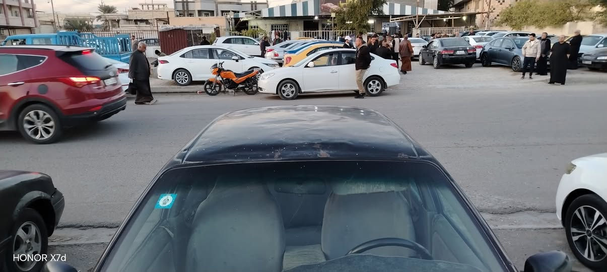 برنس فراشه 96 انبار
محرك وكير وصدر كله جديد
تبريد ثلج 
مشط استيرن جديد 
سنتر لوك كهربائيات كلهه شغاله 
تخم تاير جديد جام كله يصعد وينزل 
بدون خياس حته الشواصي مشتغلهن جديد 
بيهه رصعات بالقماره مثل ما موضح عندك بالصوره 
سعرهه 30 .. مكان السياره فلوجه 
***********
***********
