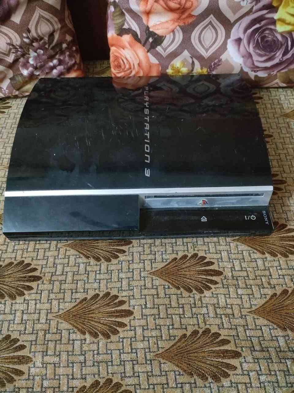 البيع بيسي مجموعة شغالة كاملة موس وكيبورت تكنيك وشاشة بلي 3 شغال بي ضرر بسيط اكس بوكس عدد 2 كاملات العاب بيهن ابيع شلع مكاني حي اور سبع قصور شارع ابو علي ***********
