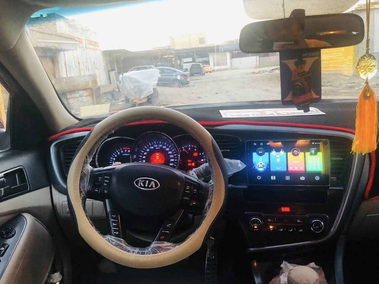 سلام عليكم ابتيما 2012 خليجي بأسمي رقم مثنى انكليزي سنويه 2030 مواصفات تبريد قطعه واحد مثبت سرعه تحكم 
جهتين مكينة 2400مامفتوحه حداديه كير تخم تايرات جديد ضربه مال خليج بل طرف جاملغ  الايمن بل خشم جاملغ الايسر بارد سعرها 125بيه مجال
خشم بنيد بارد سياره جديده مال جناي ***********
