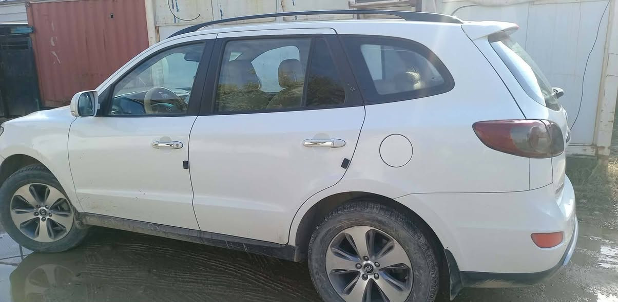 السلام عليكم سنتافي للبيع ٢٠١٢ فول مواصفات محرك كير شرط جديد ٦ سلندر ٧ راكب ***********
