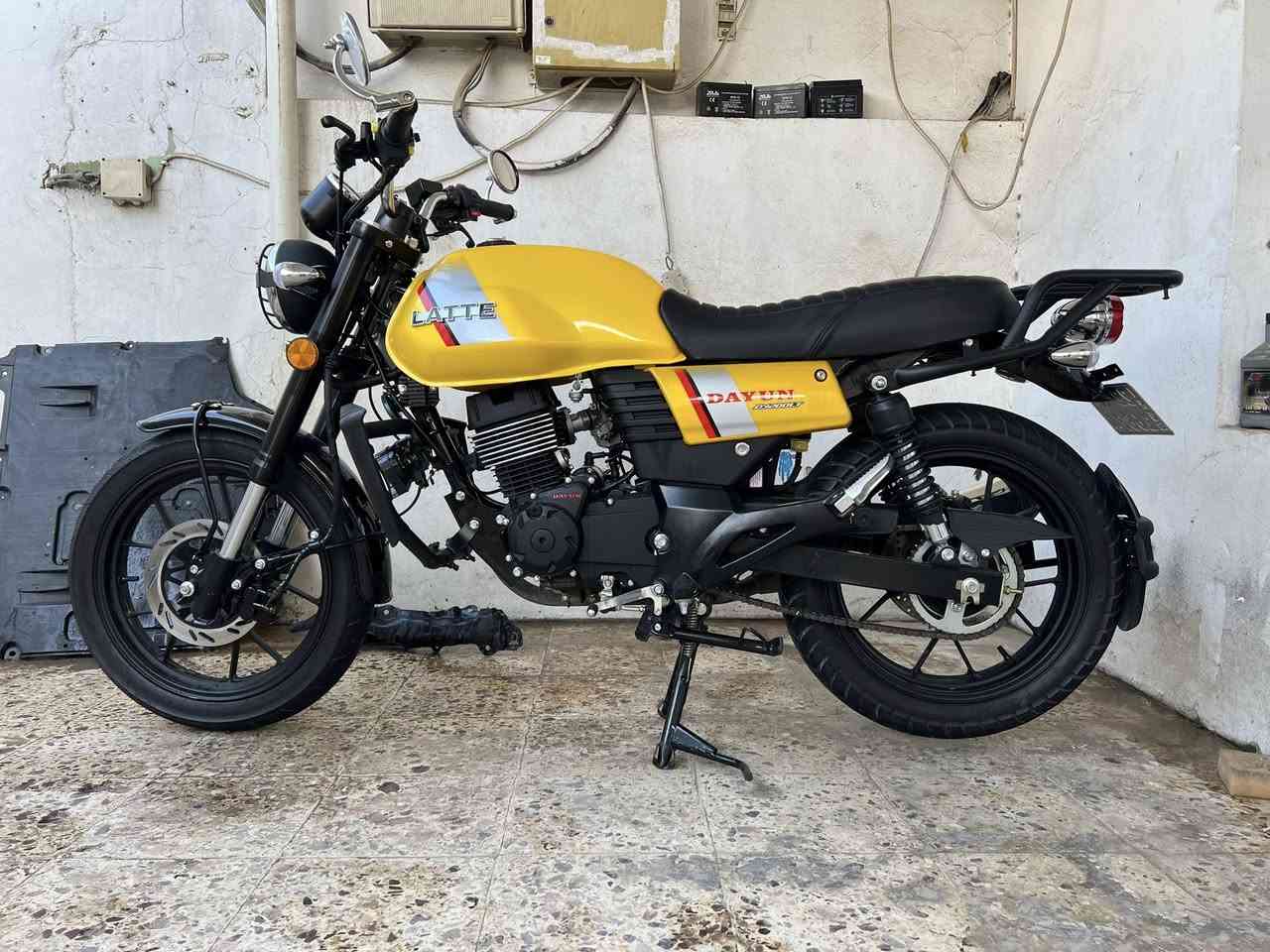 دايوان لاتيه للبيع
مديل 2025 
صفر كيلومتر 
ممشايه
رقم أربيل 
موضح تفاصيل الدراجة 
السعر 2700 مليونين و700 
***********
مكان الدراجة بعقوبة حي المهندسين
