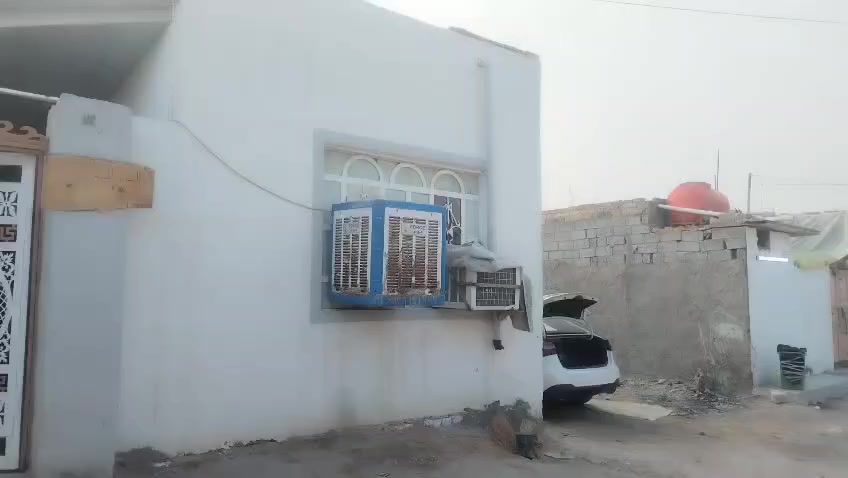 عروض اليوم دار للبيع المساحة 100م زراعي بناء غرفة وصالة واستقبال ومطبخ وصحيات حي  نهاية شارع الكيات السعر 35مليون الاستفسار الاتصال على الرقم التالي ***********او مراجعة مكتب المصطفى قرب مؤكولات السلطان
