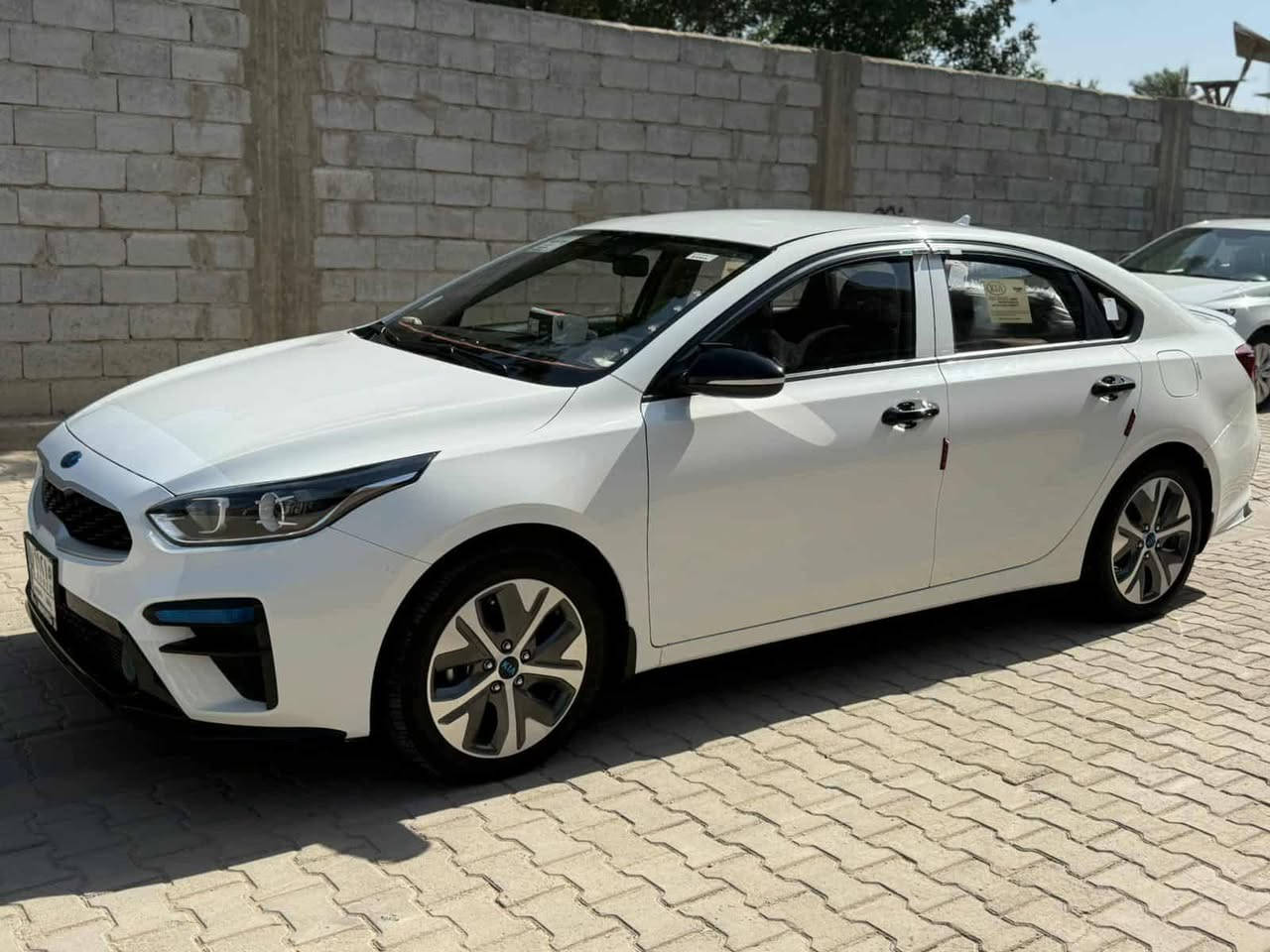 سيراتو 2021 خليجي رقم بغداد انكليزي باي محافظة تداور سونار مرفق سيارة نضيفة حداديه كفاله تبريد كير مكينة مكان السماوة رقمي *********** وبيه واتساب سعر ١٦٠
