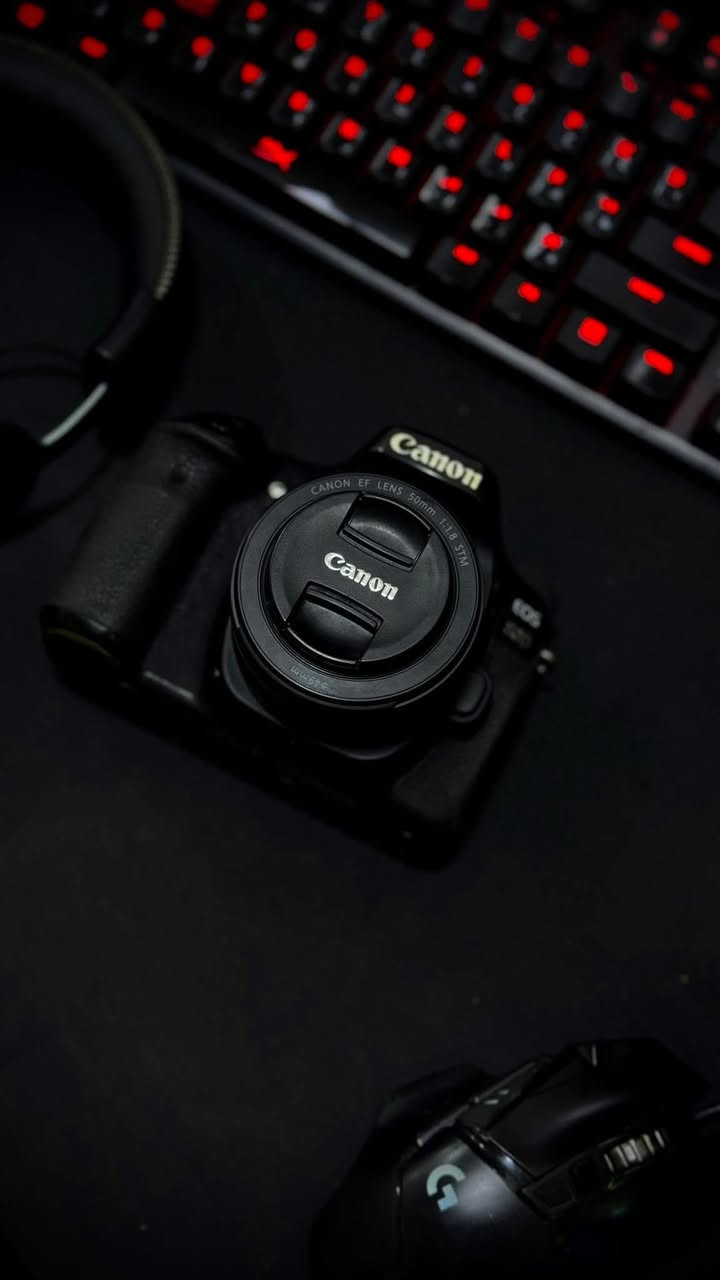 السلام عليكم 
CANON 80D 
18-135 mm 50mm 1.8
٧٥٠ الف 
***********
متوفر توصيل 
مكاني بغداد
واتس اب او اتصال على الرقم

