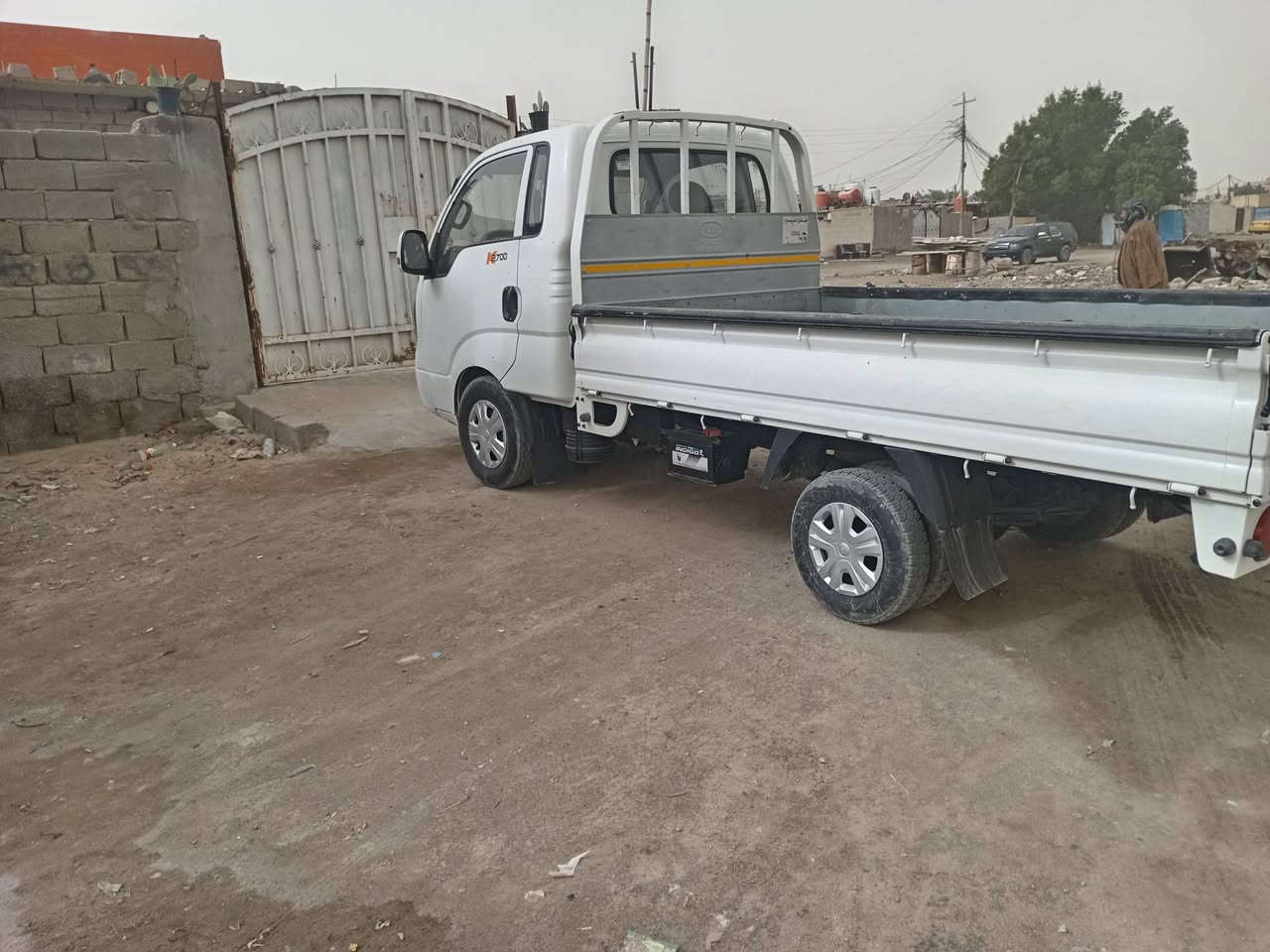 السلام عليكم كيا موديل 22 رقم كوت راعيها بالكوت مكانها بالبصره بيها ضربه في صفحه العبري نبدل الباب ولغت والباقي كفاله السعر 132 وبيها مجال..................***********
