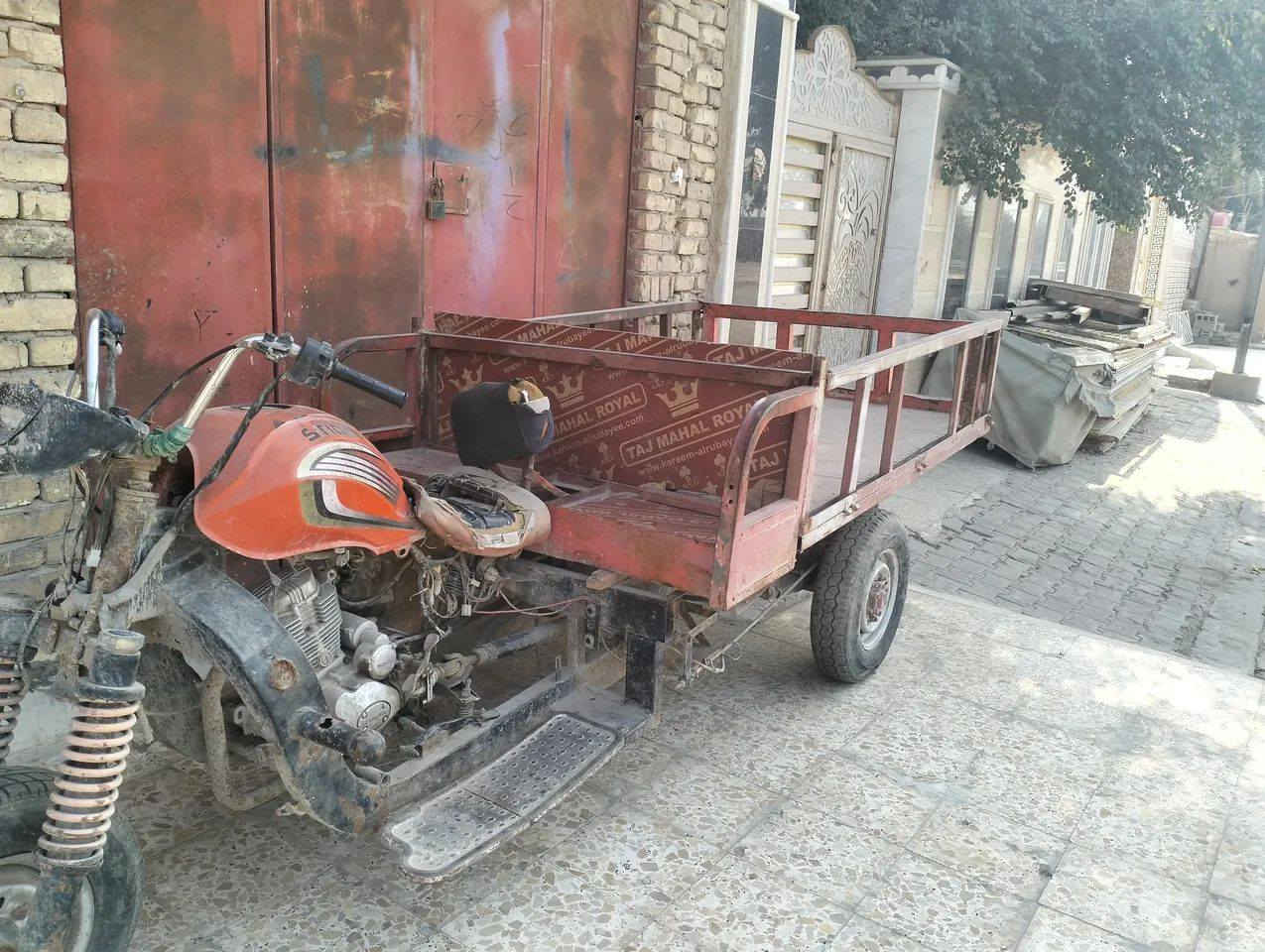 سلام عليكم ستوته للبيع بدون وراق مكفوله عشاير مكينه اخت الوكيل تواير جدد وعنواني العماره الماجديه والشراي يتصل عله هاذه الرقم ***********
