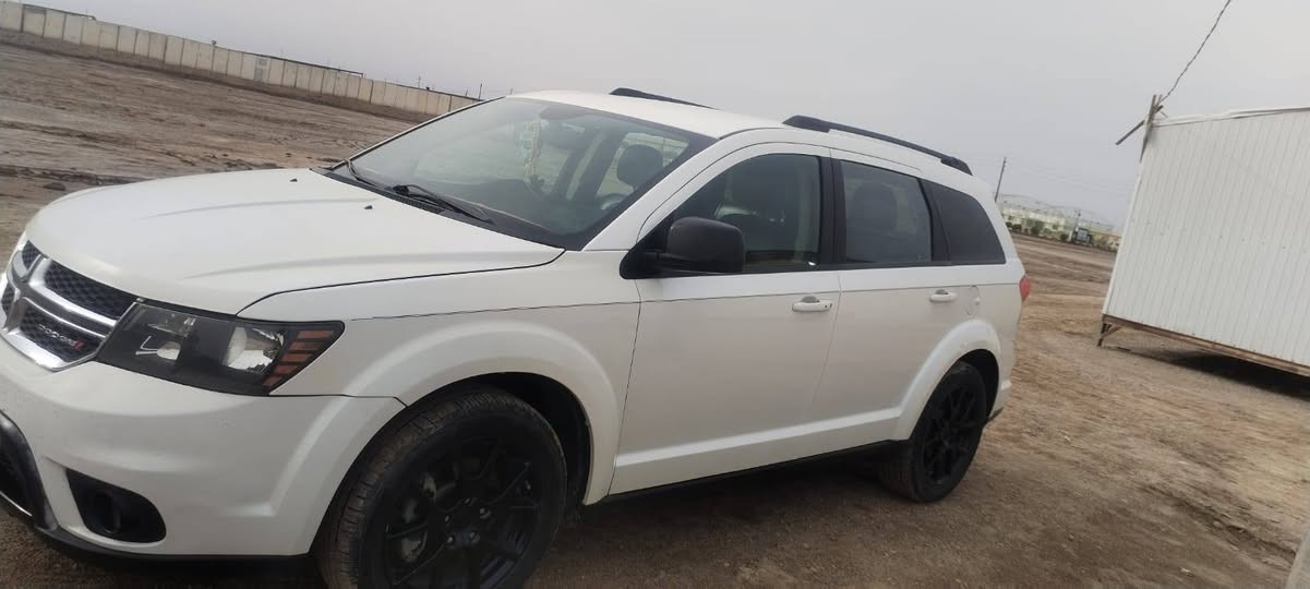 +1.جورني مديل 15
2.السعر 133 وبيها مجال
3.اللون صدفي
4.المحرك 6 سلندر 7 راكب
5.شاشة كبيرة
6. تحكم ستيرن 
7.بصمه تشغيل عن بعد 
8.حدادية جديده حادث جاملغ وبنيد لايت زنون
 9.منضومه تبريد جديده
10.التواصل ع رقم الهاتف ***********
11.البصره قضاء المدينه
