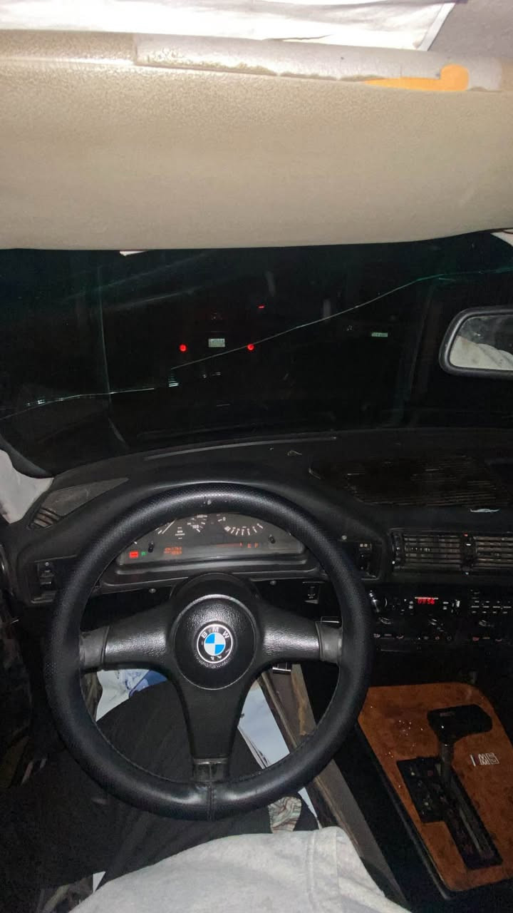 السلام عليكم 
بي ام دبليو ٥٣٥ 
مكينة وكير جدد مكفولات 
صدر الامامي جديد الخلفي نص عمر 
تبريد ثلج بريفيا قبل يومين سويت الة ادامة كاملة 
بوش هاوزن جدد 
سيارة على ايدي مابيها نقص غير دوشمة الشادها جاهزة غرفت السيارة كاملة كهربائية كلة كامل وضفيرة المكينة جديدة 
بجم كلة جديد 
ويل bbs ستاندر 
جمعقة كهرباء يعني ستيرن مي 
للتواصل علخاص 
السعر ٦٠ وبي مجال للشراي بغداد, العراق


**إذا كنت صاحب هذا الإعلان وتريد حذفه لأي سبب، رجاءا أرسل رسالة إلى الدعم الفني**