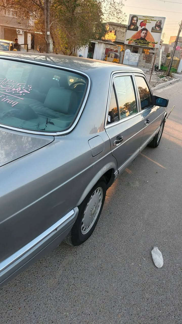 سلام عليكم
مارسدس جامبو 300 SE
موديل 91
كير ومحرك بلادي مكينه عنكبوت 
السياره جاهزه وغرفتهه حلوه 
غرفتهه صاج وكشنات جلد 
رقم بغداد انكليزي سنويه لل28
السعر 88 ورقه وبيهه مجال حق الجيه سياره اتخبل 
المكان بغداد الشعب
‏‪***********‬‏
راسلني وتدلل
