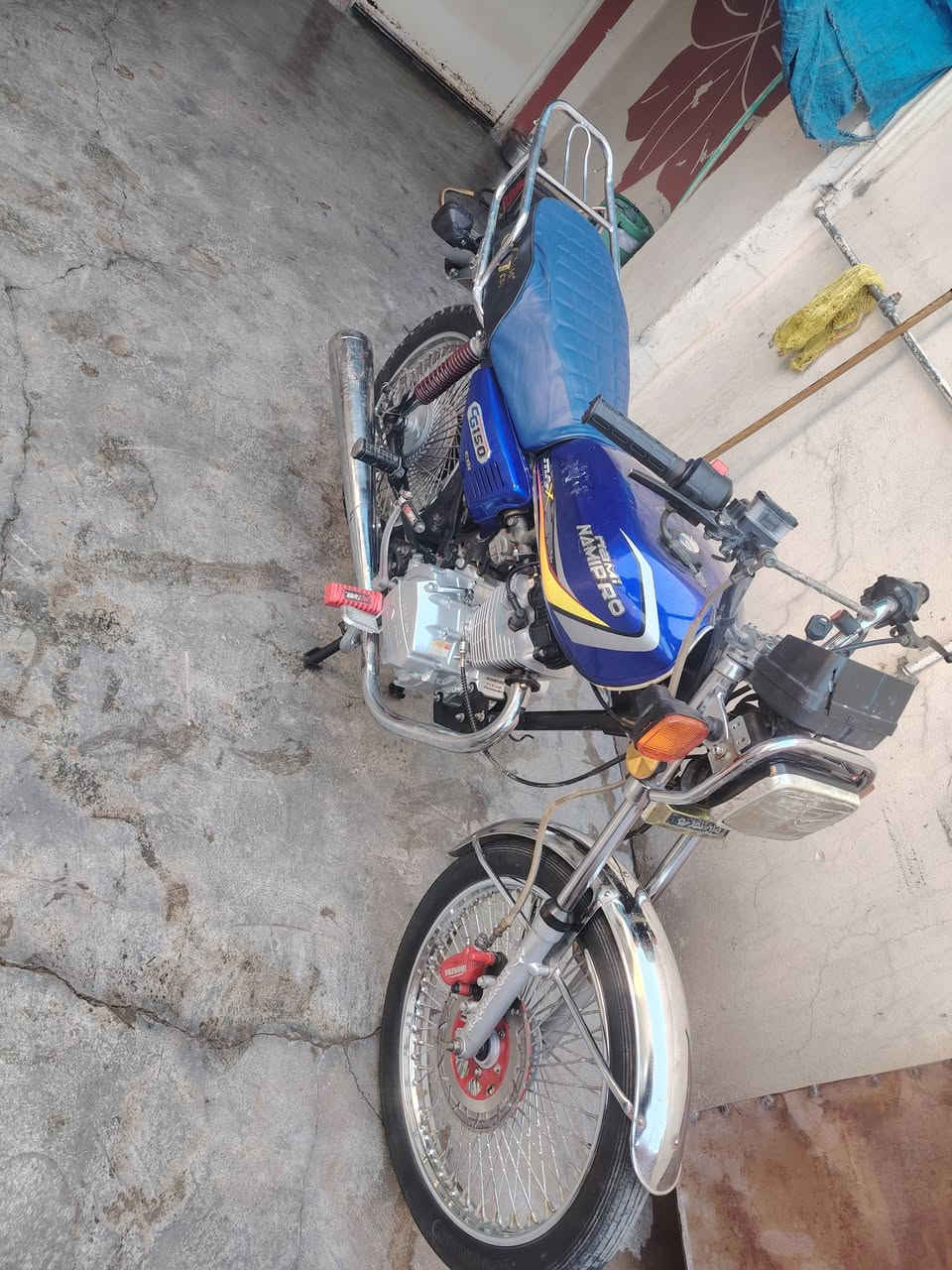 سلام عليكم دراجة لبيع موديل 24 نامي برو محسن اربعه كير مابيه نقص سعر ٤٣٠ وبيه مجال ***********
