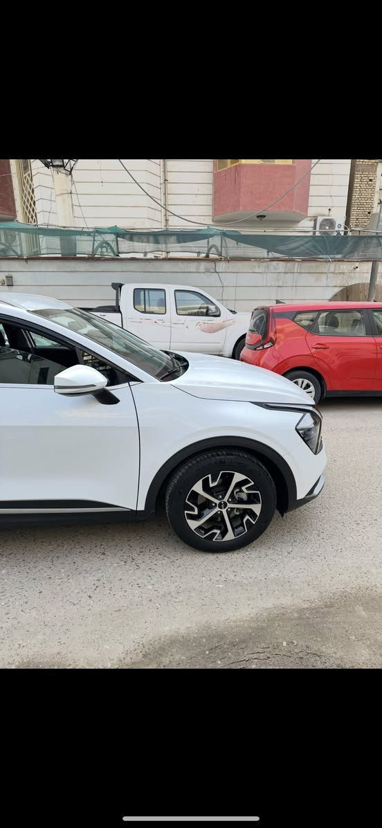 سبورتج 2025 خليجي رقم اربيل جديد🪬
مكفول صبغ ضربه تبديل بارد 
ماشيه 9000 زيرو 🪬
 موصفات معروفه سبورتج 
حساسات امامي خلفي كامره خلفي بصمه تغشيل عن بعدلد امامي خلفي تبريد قطعتين مري شفط تحكم ستيران وباقي موصفات معروفه 
سعر  232  بيه مجال لشراي يتصل 
***********
مكان سياره بصره
