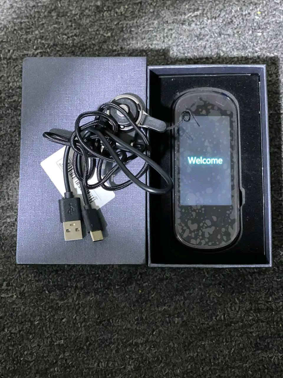 جهاز ترجمه ذكي محمول لتسهيل المحادثات في الوقت الحقيقي. 
يدعم الترجمة الفورية لـ 138 لغة مختلفة (عبر الإنترنت) و19 لغة دون اتصال بالإنترنت.
يتميز بقدرات ترجمة صوتية، وصورية، ومحادثات جماعية.
يعمل بتقنيات الذكاء الاصطناعي لتوفير ترجمة دقيقة.
يأتي بتصميم محمول وبطارية طويلة العمر مناسبة للسفر.


**إذا كنت صاحب هذا الإعلان وتريد حذفه لأي سبب، رجاءا أرسل رسالة إلى الدعم الفني**