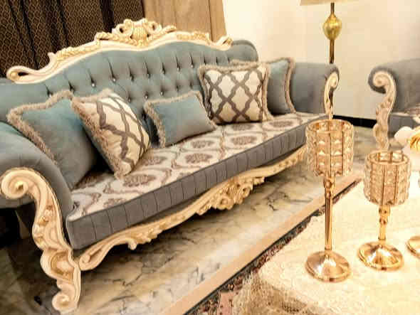 تخم زان تركي ملكي ١٠ مقاعد نضيف جدا وتكمه ويا ميز وسطي اتصال ع الرقم ***********
