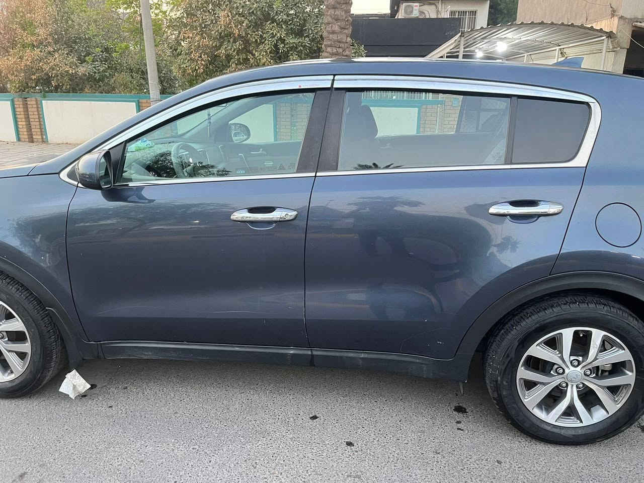 سلام عليكم
سبورتج 2018 حادث موضح بالصور وصبغ البنيد فقط
مواصفات معروفه كير محرك تبريد كلهن جدد ومكفولات لغد وشاصي مكفولات وبيها صيانه دورية قطع غيارها اصلي وكالة صارلها 7 سنوات عندي بانزين كله محسن و زيت اصلي ماشية 106 الف
السعر 150 وبيها مجال بسيط تواصل واتساب ***********
