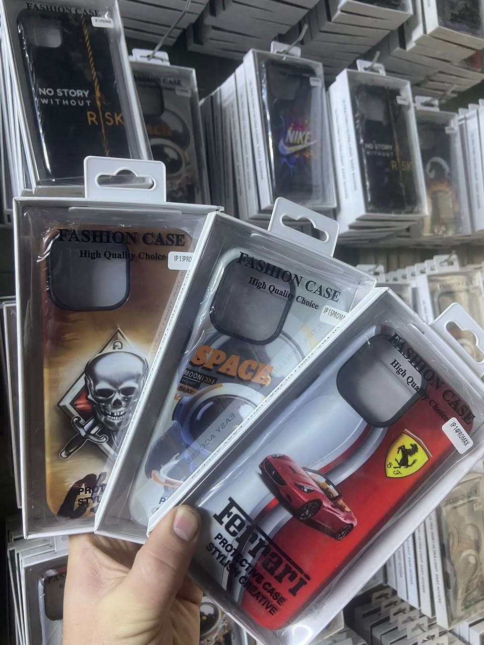 عرض خاص جمله فقط سعر الكفر 750 دينار  ايفون من 11 الى 16 نوعيات كلهن بكج توصيل لجميع المحافضات ***********#
