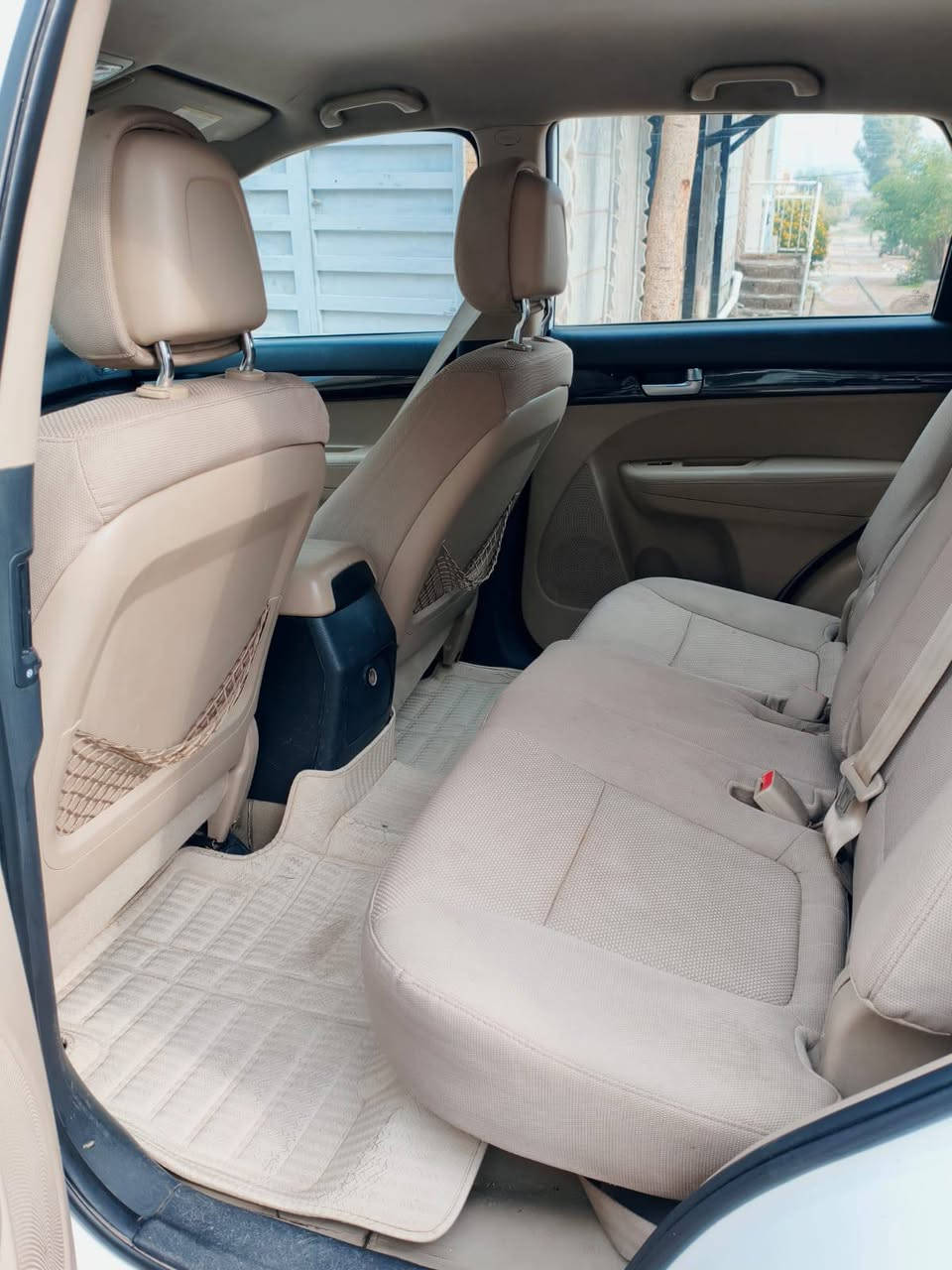 من رخصة صاحب الكروب ...للبيع كيا سورينتو موديل ٢٠١٢ رقم جديد سنوية جديد ماشيه ١٠٢ كيلومتر فقط  تايرات جديد باتري جديد سيارة مابي اي نقص رقمها سليمانية والسنوية بأسمي.
مواصفات تحكم أستيرن مرايه شفط أشارة بالمرايه كاميرا خلفي تبريد ثلاث قطع ٧ راكب وبي بعد مواصفات ... بالنسبة للسعر اتصل على رقم الهاتف *********** ❤️
