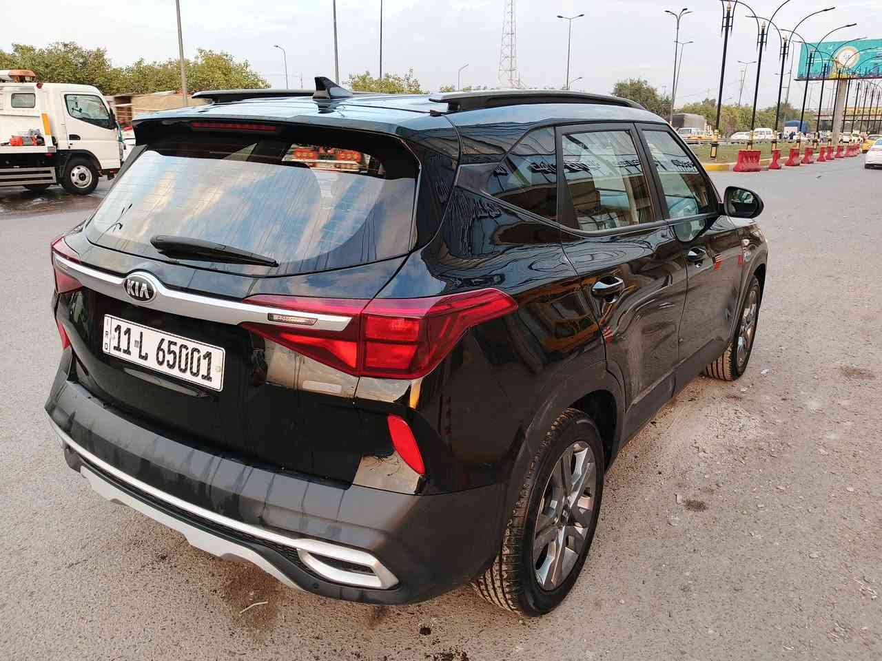 السلام عليكم للبيع كيا سليتوس موديل 2021 وارد امريكي حادثها جاملغات خلفيه او صندوك او دعاميه اماميه او بدنه امامي ايرباك بس ستيرن ماشيه 26 ميل محرك 2000 دوش رقم بغداد بسمي السعر  130  او بيها مجال مكان السياره بغداد كراده شارع الصناعه رقمي.     ***********
