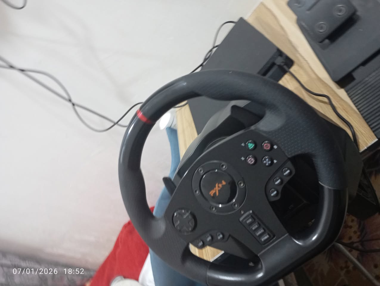 للبيع بلي 4 سلم مهكر كامل ملحقات جوستك عدد اثنين جديد كلش العابه 
1.رديت2
2.بيس 21
3.كراند 
4.محاكي الشاحنات 
5.محاكي الباصات 
6.سباق سيارات 

مع دركسون V900 مستعمل قليل كلش السعر البلي مع الدركسون 310 قفل قفل المكان ديوانيه مركز حي العسكري الاول رقم الهاتف..*********** الخاص مفتوح
