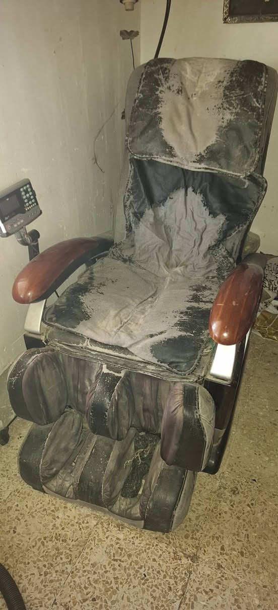 كرسي مساج حاله جيده فقط مساج الرجل شي بطيء متوفر توصيل داخل بغداد ١٠ الاف السعر قفل ١٥٠الف
***********
