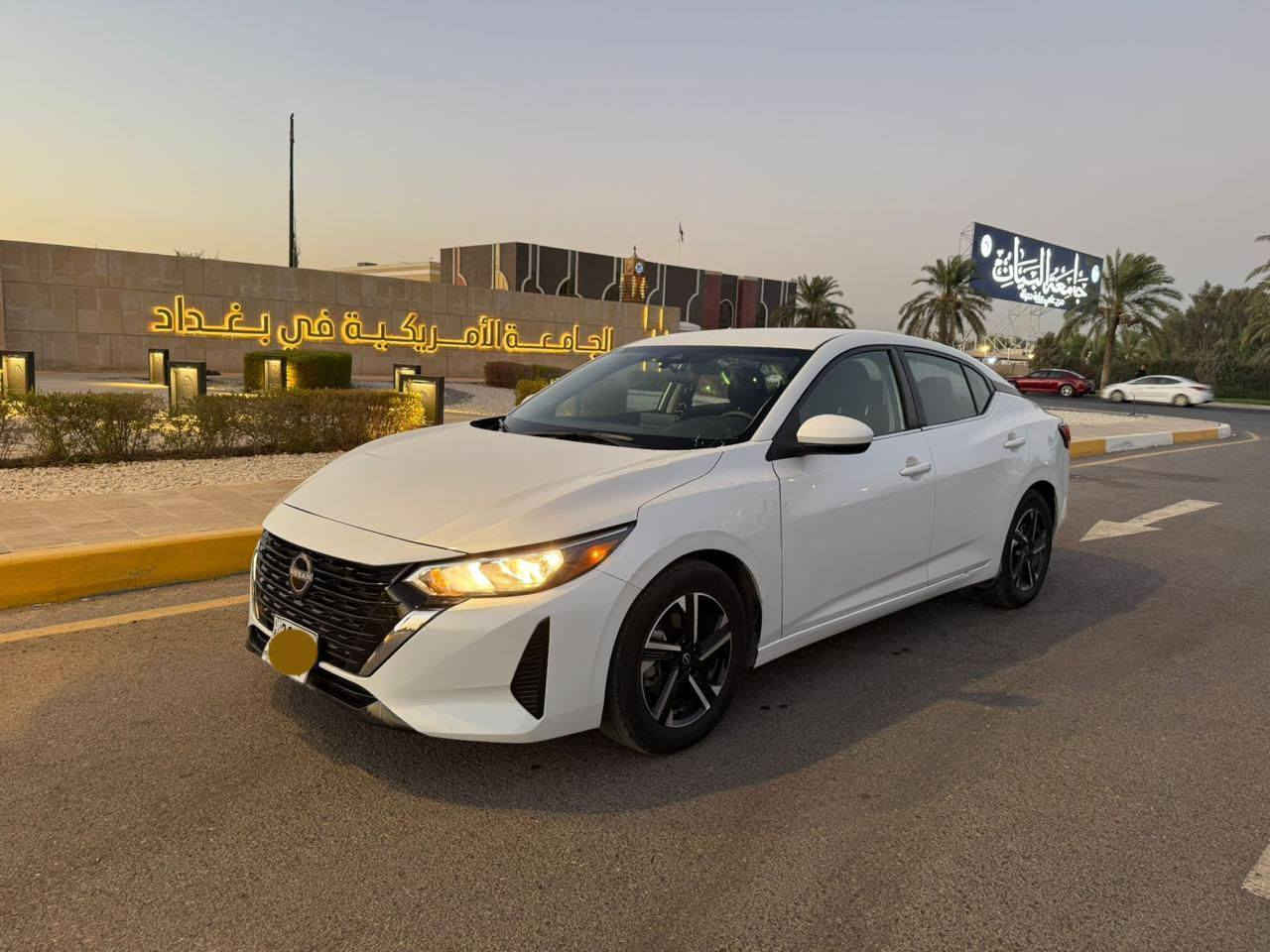 🚗 للبيع: نيسان سنترا 2025 SV
(رقم اربيل)
سيارة نظيفة جداً وبحالة ممتازة، استخدام شخصي ومحافظ عليها بيها برمجة ادفانز من شركة نيسان تمشي عالبانزين العادي بيها 

المواصفات:  
• محرك 2.0 لتر اقتصادي وقوي  
• ناقل حركة أوتوماتيك CVT  
• تشغيل بصمة (Start/Stop)  

• دخول ذكي بدون مفتاح  
• شاشة وسطية مع نظام Apple CarPlay و Android Auto  
• كاميرا دوارة  
• حساسات أمامية وخلفية  
• شاشة معلومات في الدشبول  
• دركة متعددة الوظائف مع تحكم بالصوت والهاتف  
• مثبت سرعة مع رادار تفاعلي   
• تبريد مع مناخين منفصلين أوتوماتيك  
• ويل رياضية قياس 16 إنج  
• أضواء أمامية وخلفية  
• مرايا جانبية كهربائية مع إشارات  
• نظام تحذير الخروج عن المسار  
• نظام النقطة العمياء  
• نظام الفرملة الطارئة    

✔️ السيارة فوول مواصفات ماعدا فتحة السقف  
✔️ بحالة ممتازة جداً ولا تحتاج أي مصروف
السيارة ماشية 47الف كيلو 
 :رقم الشاصي 
📍الموقع: بغداد
📞 للتواصل والاستفسار: (***********)  

تحويل مباشر السيارة باسمي والسيارة دهن الكير مبدل جديد والتخم جديد
