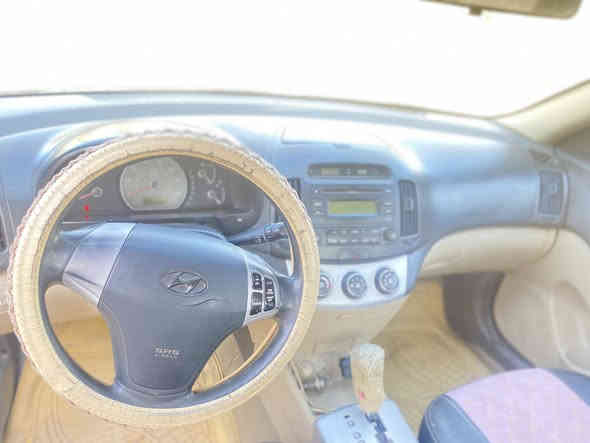 سلام عليكم من رخصه الادمن المحترم النترا مقدس للبيع موديل 2010 
سياره نضيفه وبلادي بي طختين جاملغ امامي والخلفي 
مكان السياره بغداد  السعر ٩٨ وبي مجال بصيط لاستفسار 
***********
