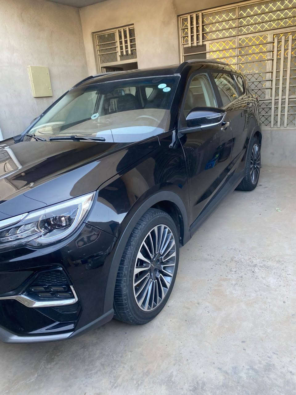 السلام عليكم
جيتور  x70

موديل 2024
سيارة فول مواصفات ٧ راكب 
ماشية 66000
سيارة مكفولة 
العنون بغداد بسماية سيارة بسمي التحويل مباشر 
السعر $ 140 وبيهة مجال 
غير متواجد ع الفيس لتواصل ***********
