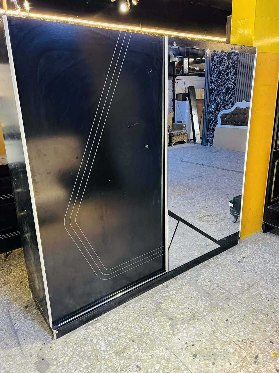 غرفة نوم مستعملة🇹🇷
 نضافة90 ٪💯
عدد القطع / 5
نضام / أسلايت 💢 
سعرها / 375 💸
شد ونقل داخل بغداد مجاني🚛
يوجود توصيل محافضات 🚛


**إذا كنت صاحب هذا الإعلان وتريد حذفه لأي سبب، رجاءا أرسل رسالة إلى الدعم الفني**