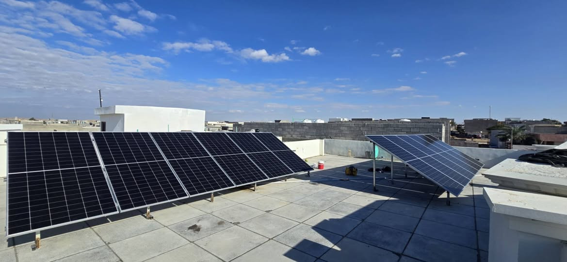 تم بحمدالله تنصيب منظومة طاقة شمسية بقدرة 
26 اميير نهاري و 24 امبير ليلي 
الواح بقدرة 615W  نوع لونجي ضمان 15 سنة
انفيرتر GROWATT  6Kw   ضمانة سنة استبدال 
بطارية ليثيوم 16kWh  عدد 2 من شركة GENIXGREEN  ضمان 10 سنوات
اليوم في بيت الخياط عمر اللهيبي  
غيث اللهيبي 
للاستفسار الاتصال:-
***********
***********
***********
***********

GenixGreen Iraq 
GenixGreen  
المركز الذهبي-Golden Center
